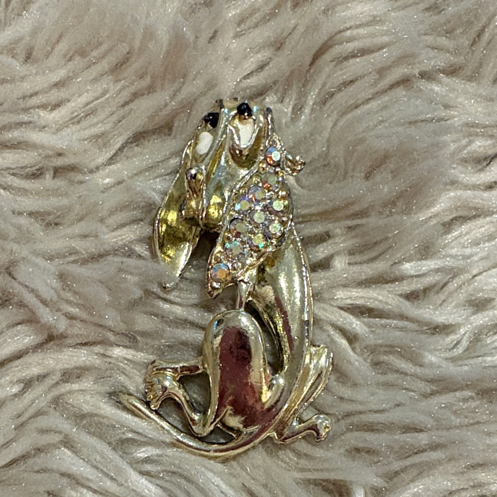 Vintage Hound Dog Enamel Sad Eyes Aurora Rhinestones Gold Tone Brooch Pin